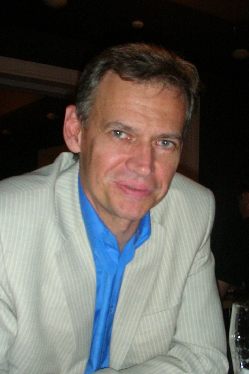 Andrey Kivinov backdrop