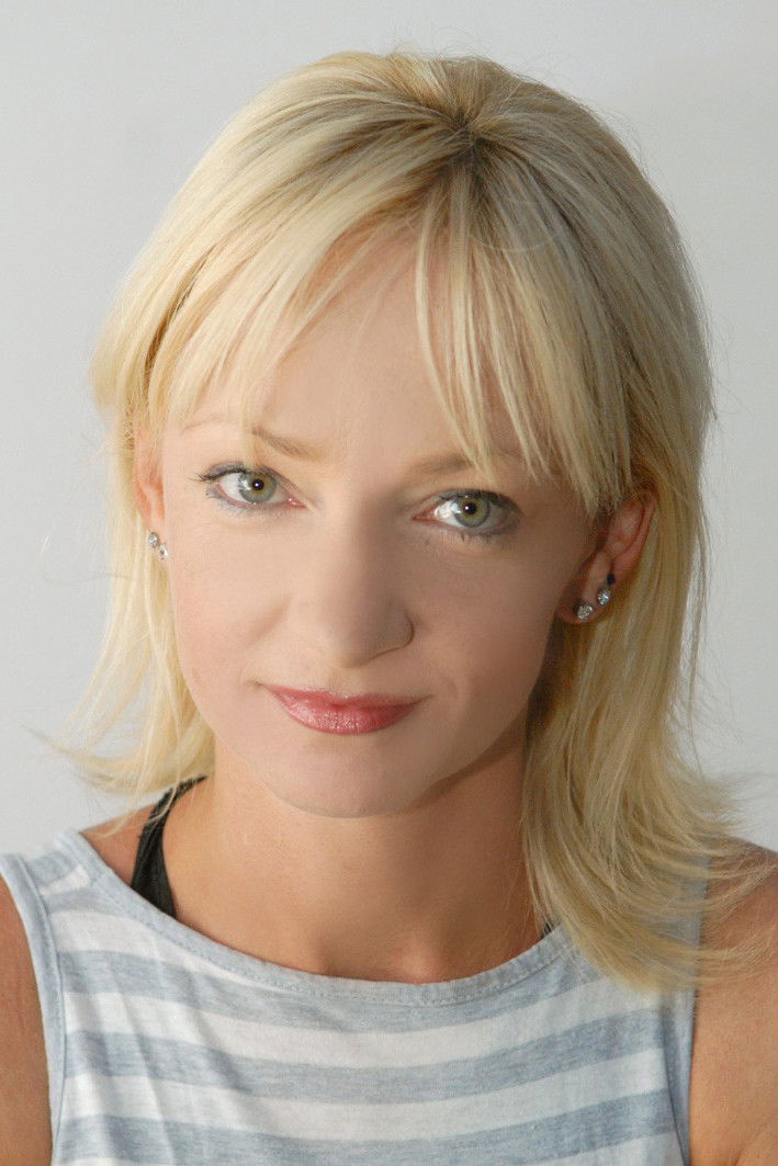 Bozó Andrea backdrop