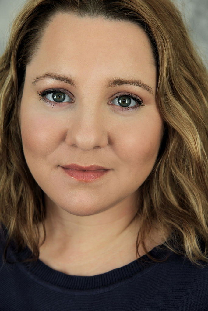 Mackie Heilmann backdrop