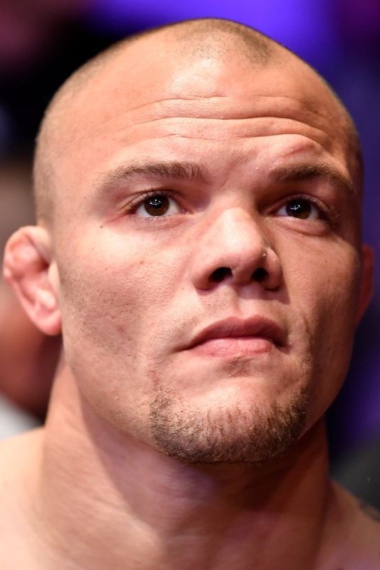 Anthony Smith backdrop