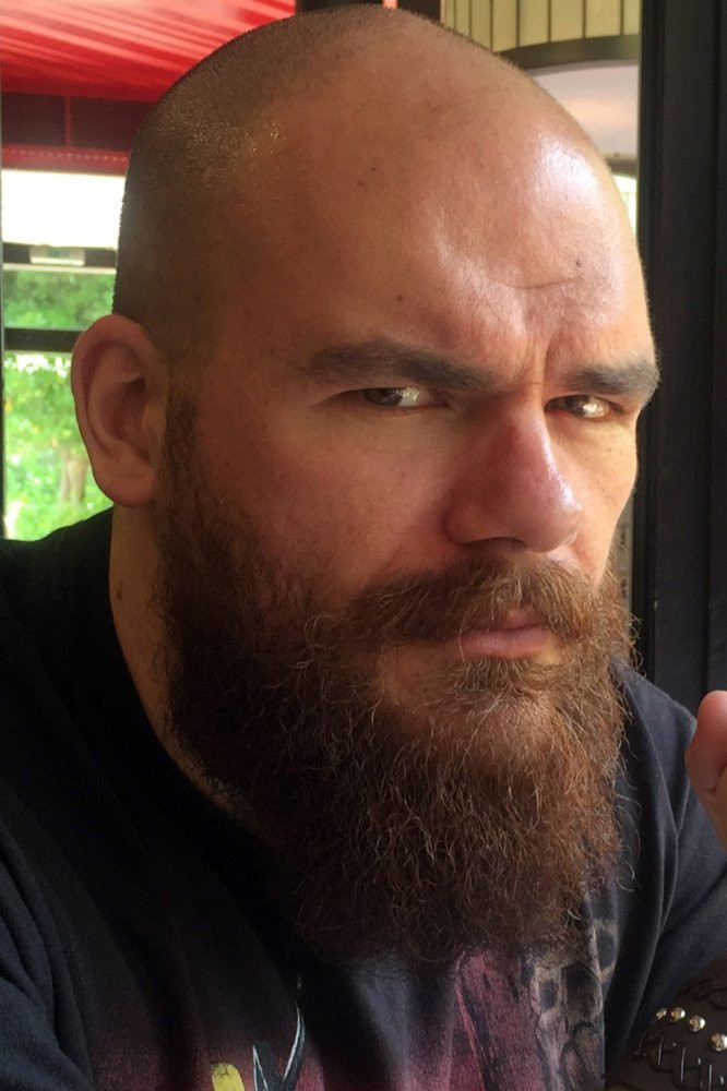 Yannis Rubus Rubulias backdrop