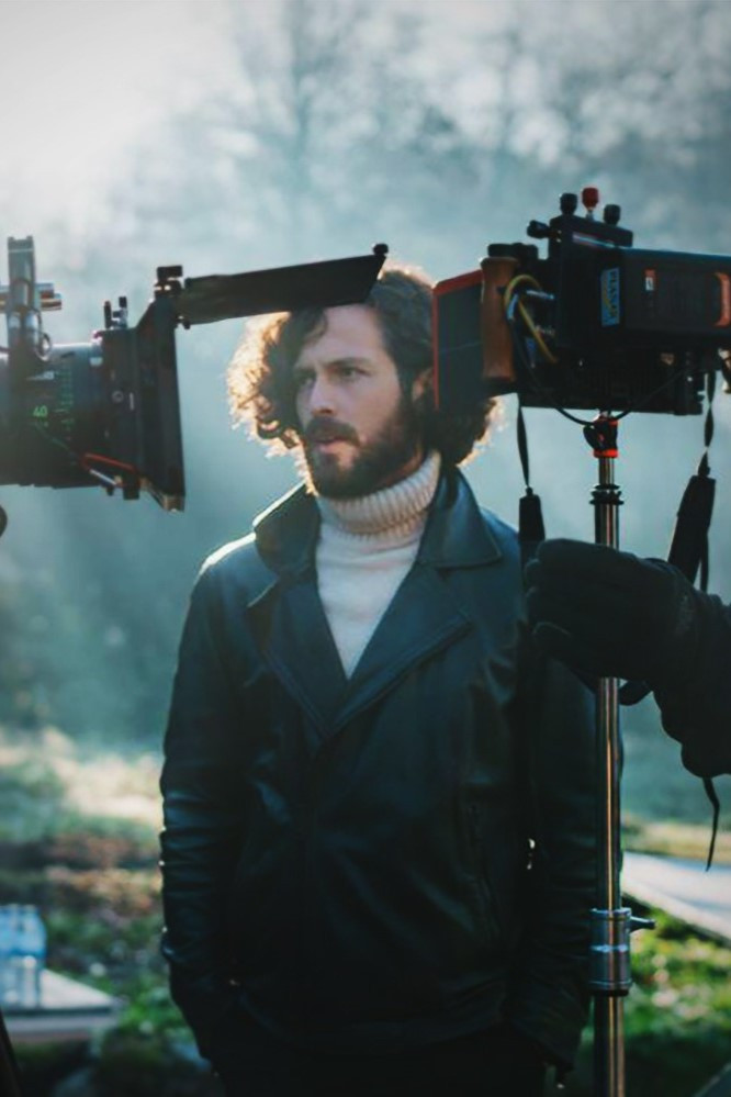 Luís Porto backdrop