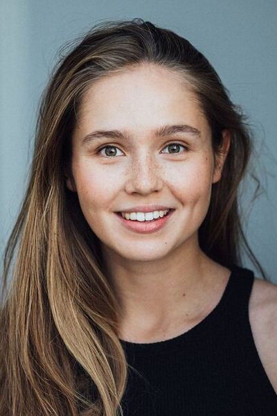 Paulina Hobratschk backdrop