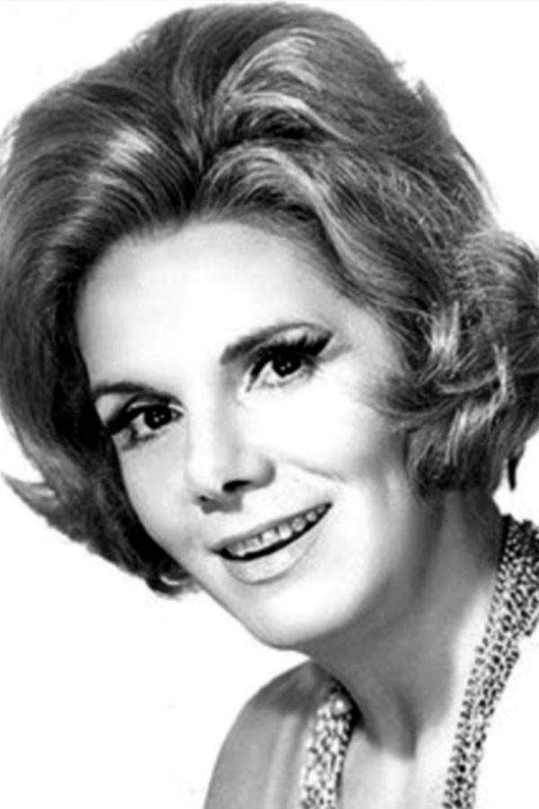 Angélica López Gamio backdrop