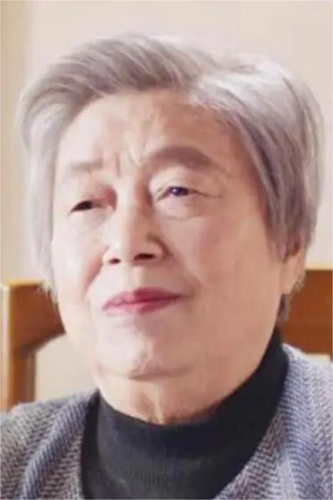 Wenxiao Lin backdrop