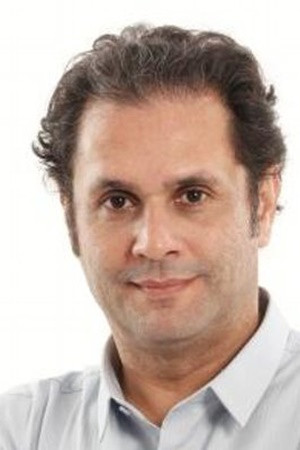 Alessandro Azevedo backdrop