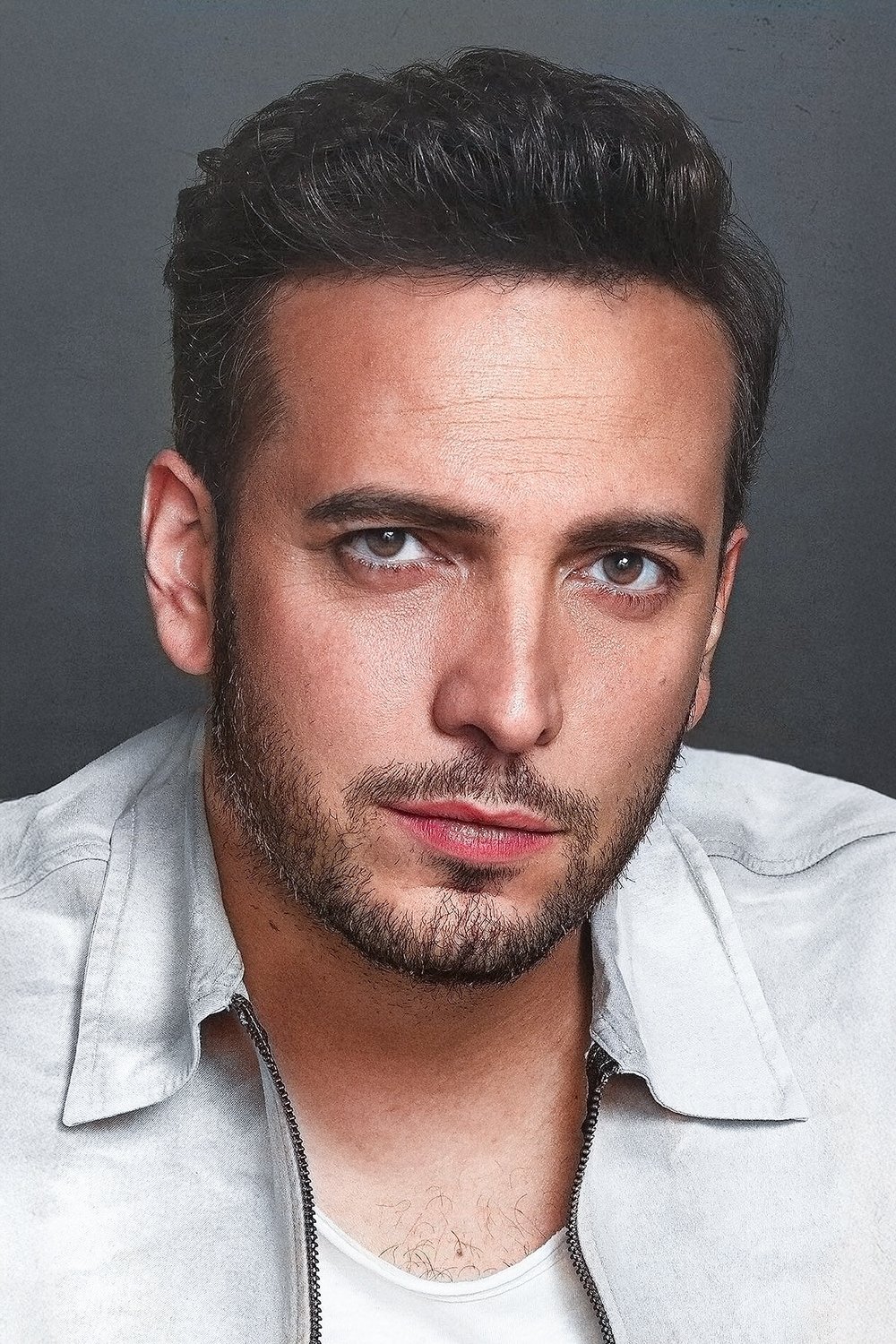 Oğuzhan Koç backdrop