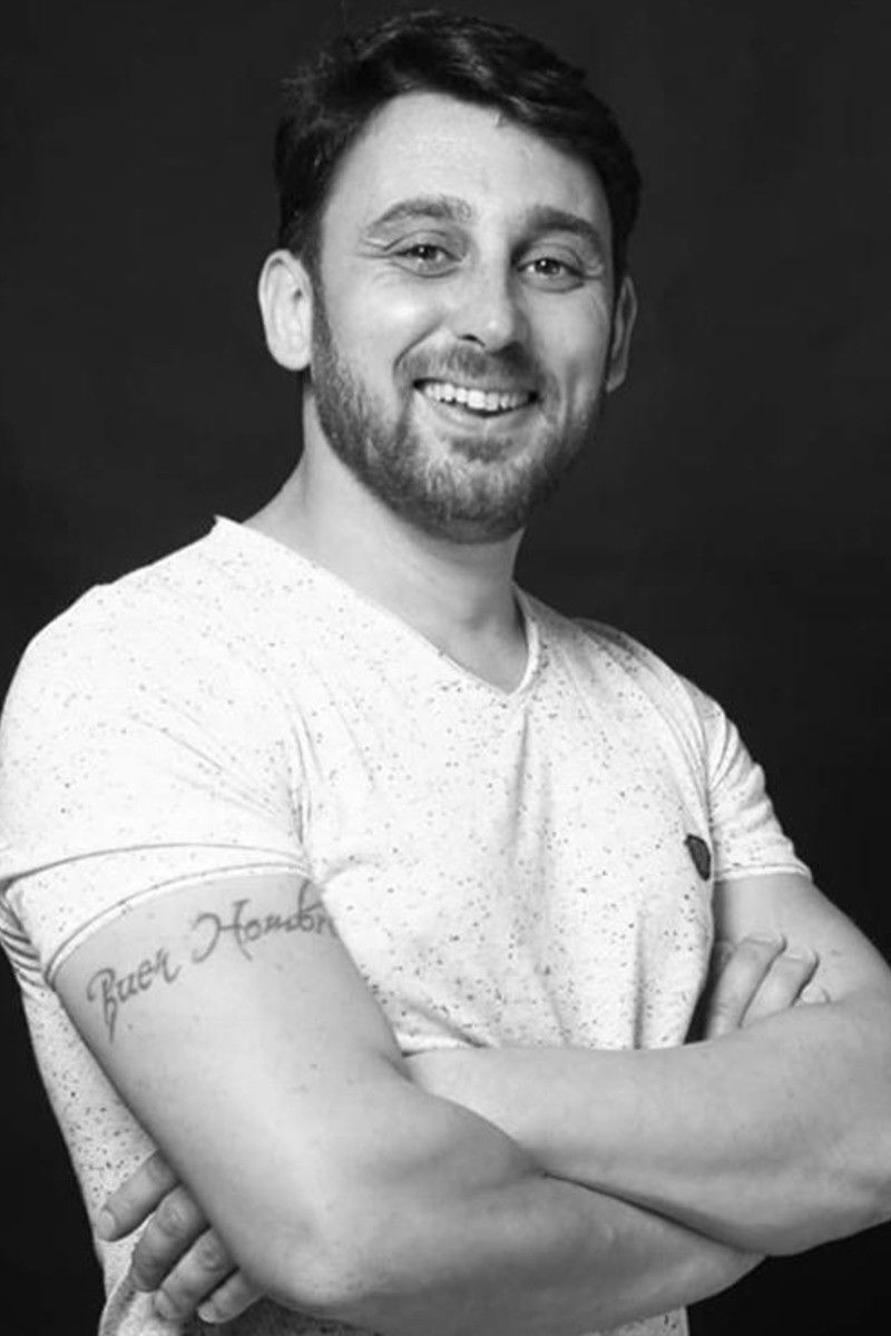 Mehmet Kütük backdrop