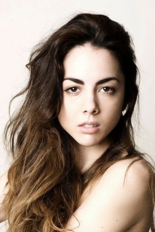 Andrea Noceda backdrop