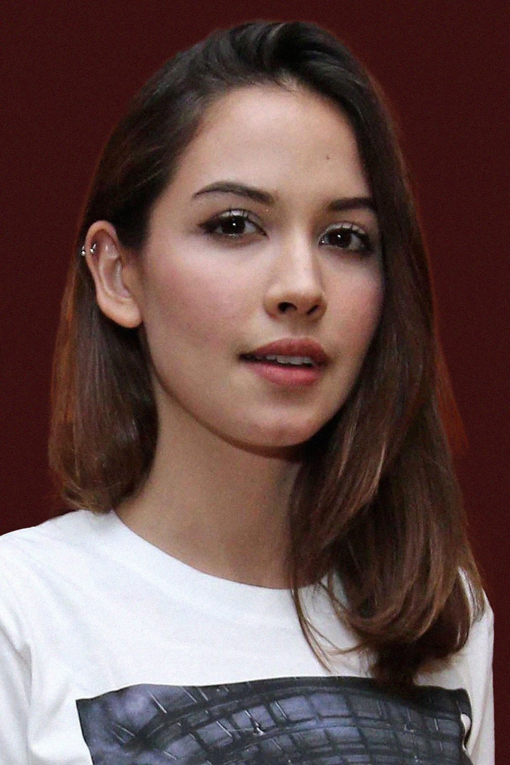 Estelle Linden backdrop