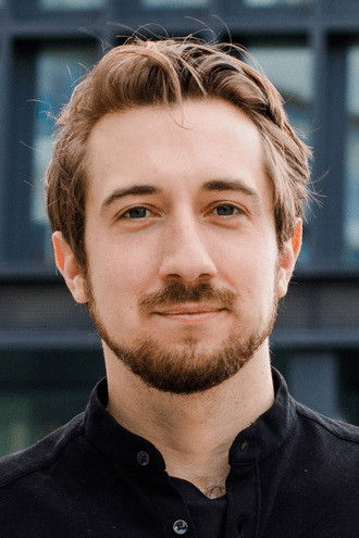 Bernhard Wenger backdrop