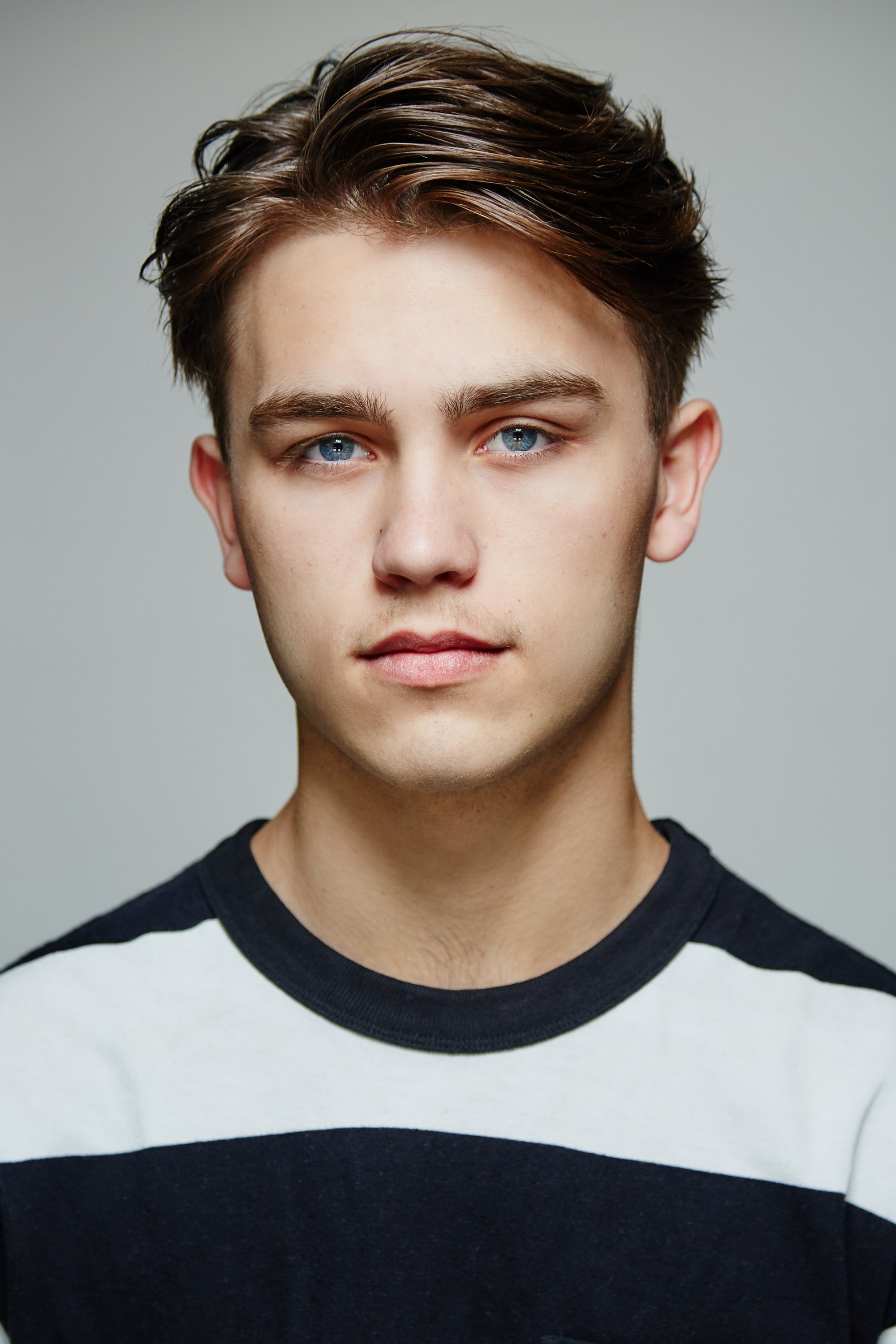 Jordan Dulieu backdrop