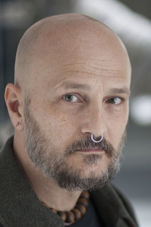 Damir Urban backdrop