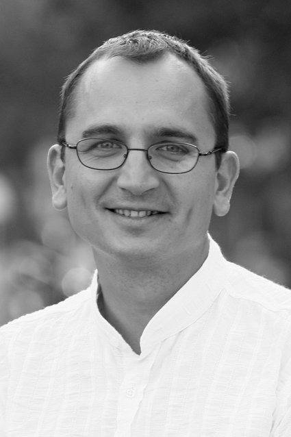 Marius Gâlea backdrop