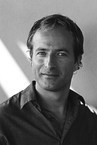 Jonathan Howells backdrop