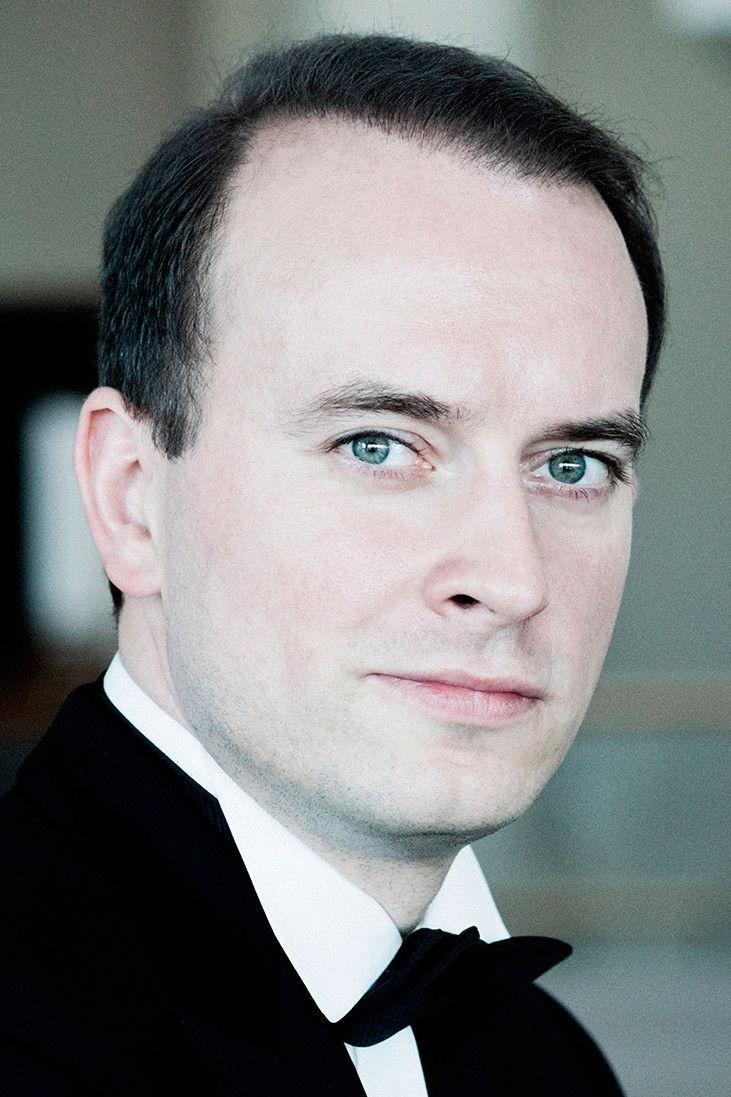 Daniel Behle backdrop