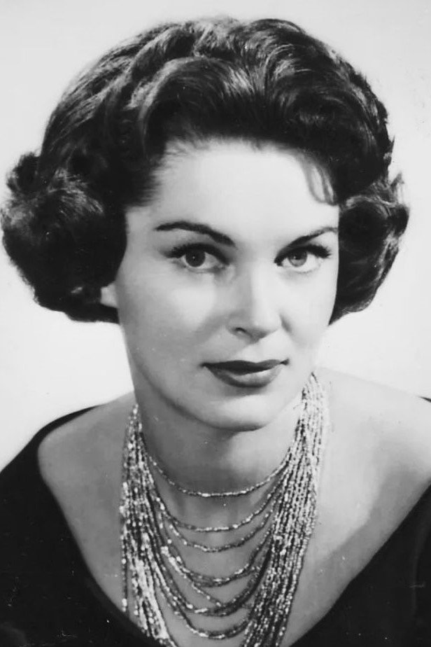 Lisa Daniely backdrop