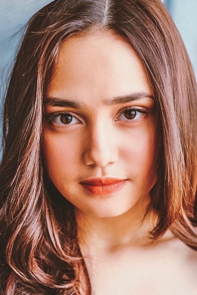 Syifa Hadju backdrop