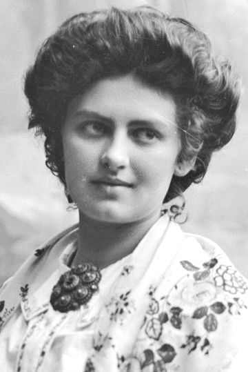 Louise Eneman-Wahlberg backdrop