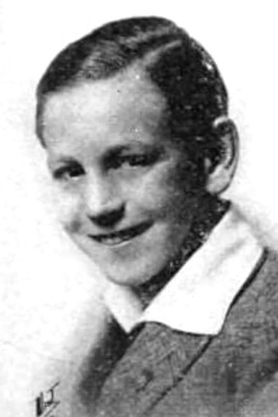 Leland Benham backdrop