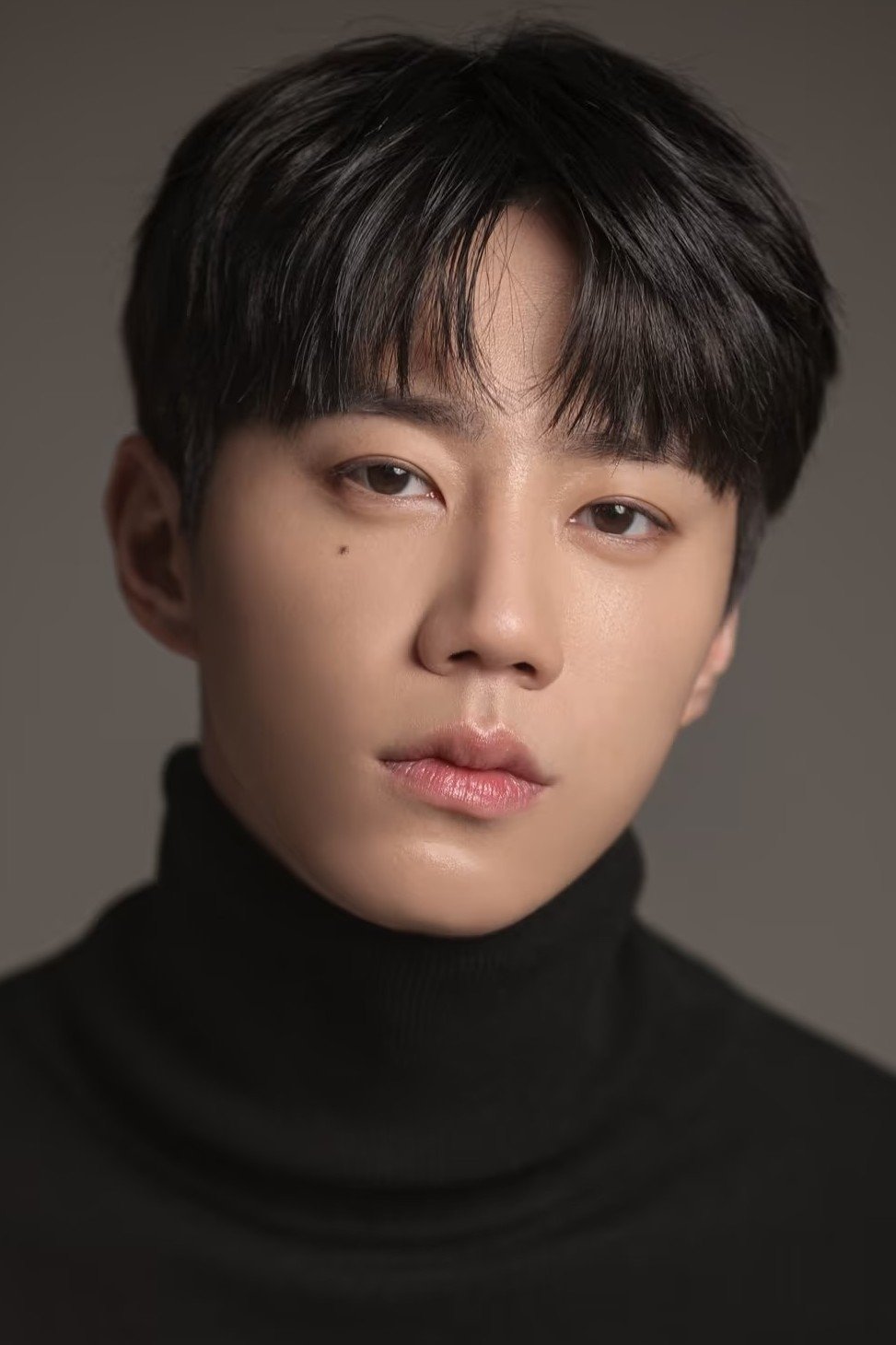 Lee Jun-young backdrop