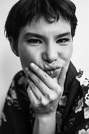 Luiza Lemmertz backdrop