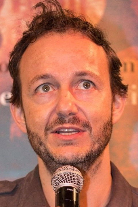 Pablo Benegas backdrop