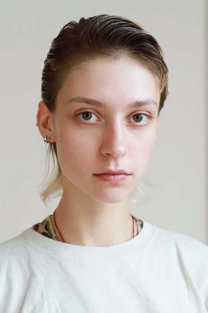 Alin Szewczyk backdrop