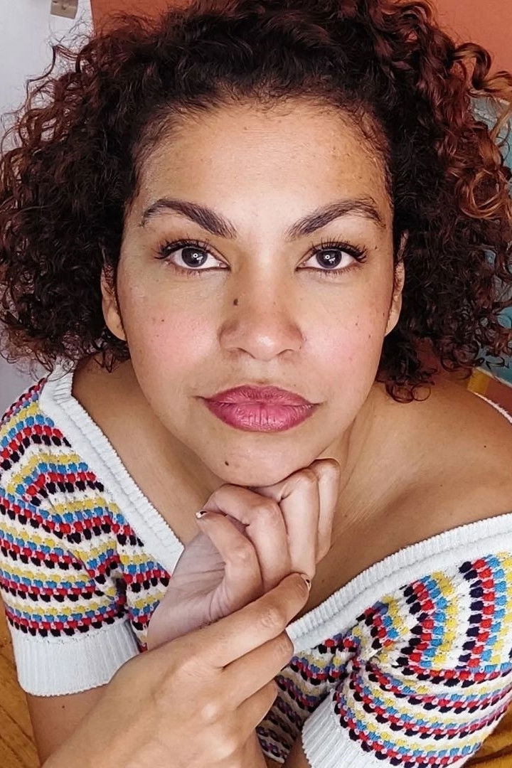 Cinthya Rachel backdrop