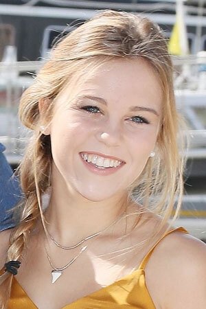 Maïra Schmitt backdrop