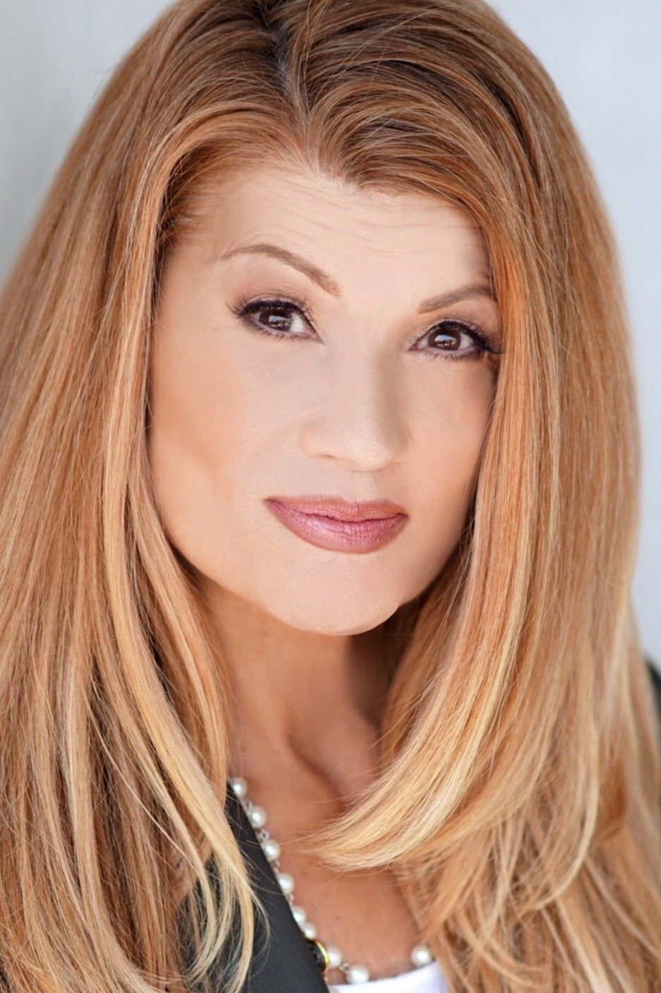 Dianna De La Garza backdrop