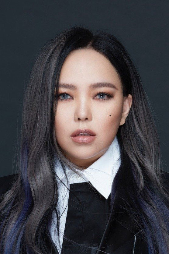 Kulilay Amit backdrop