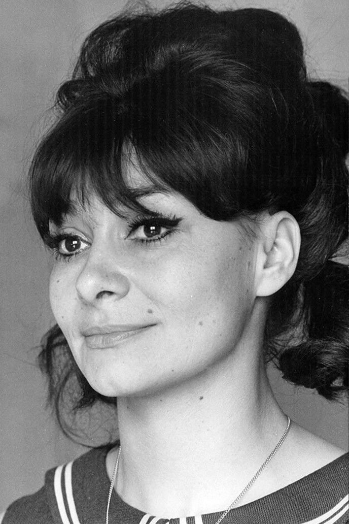 Anne Wartel backdrop