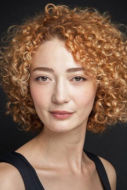 Özlem Öçalmaz backdrop