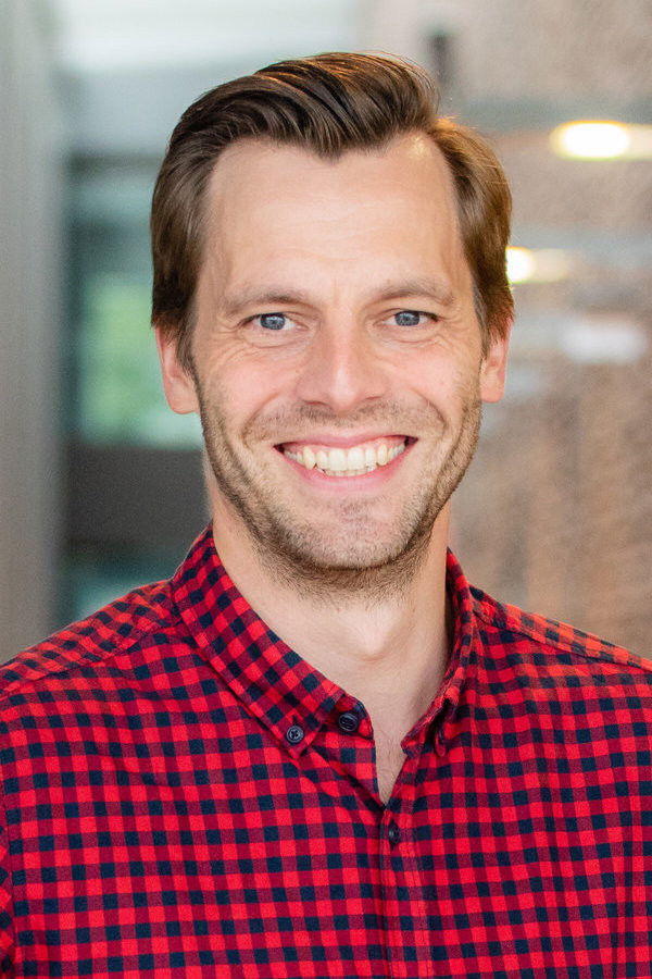 Kai Bäckström backdrop