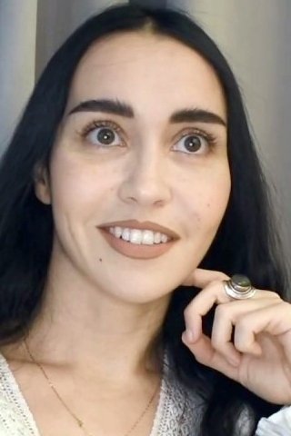 Lara Laquiz backdrop