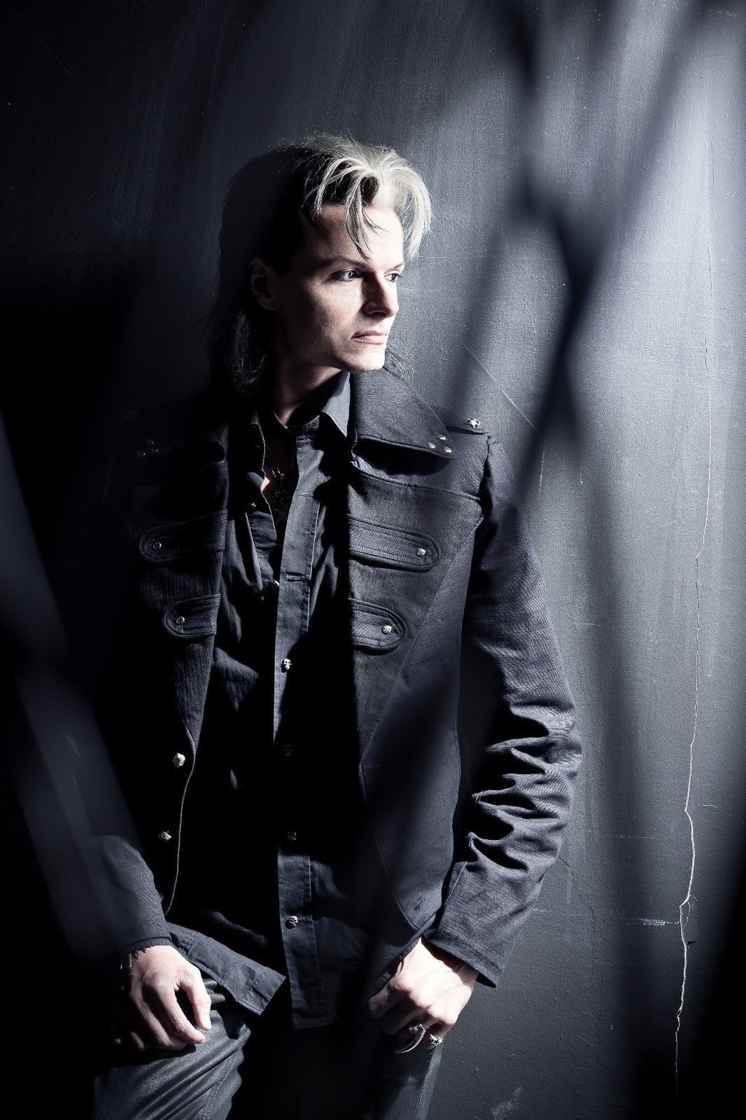 Tilo Wolff backdrop