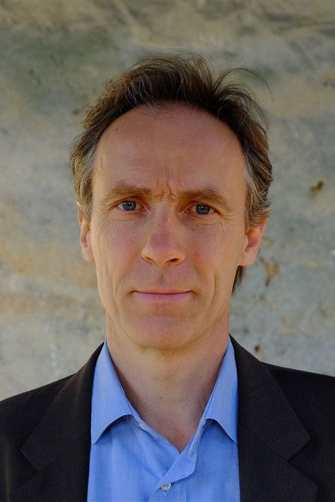 Julien Rochefort backdrop