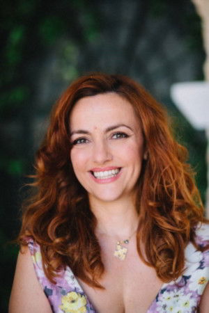 Alina Kotsovoulou backdrop