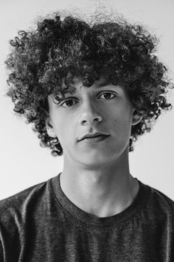 Lévi Doré backdrop