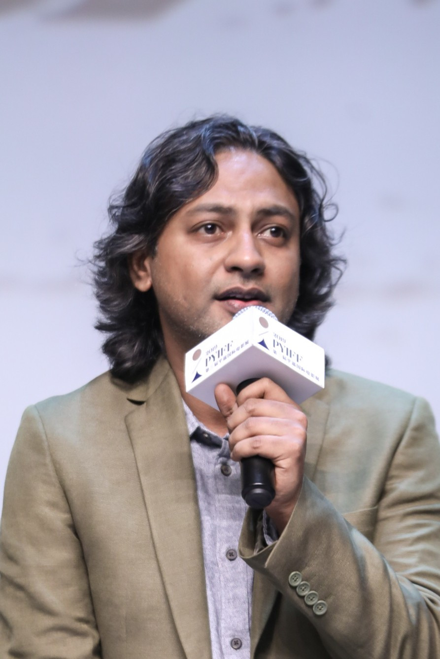 Prateek Vats backdrop