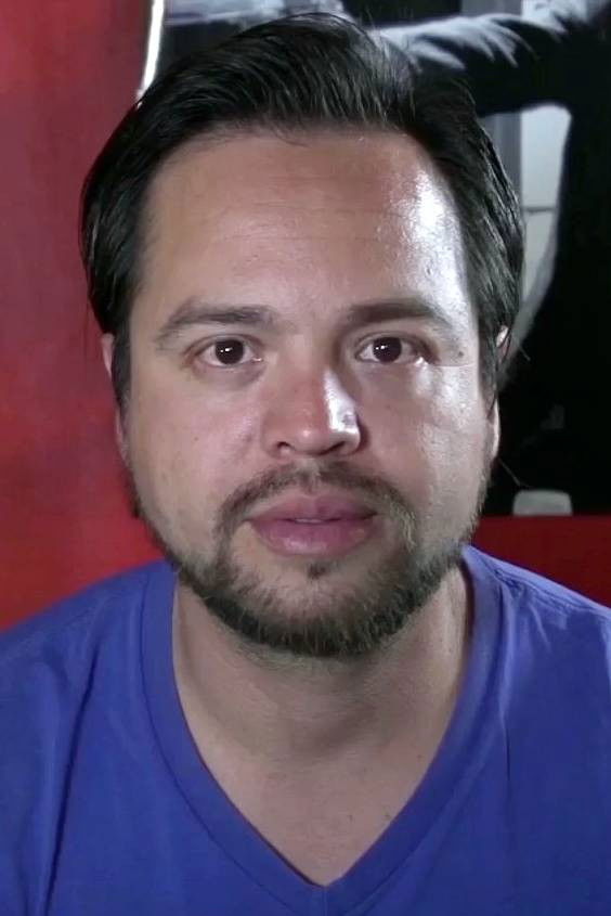 Héctor Torres backdrop