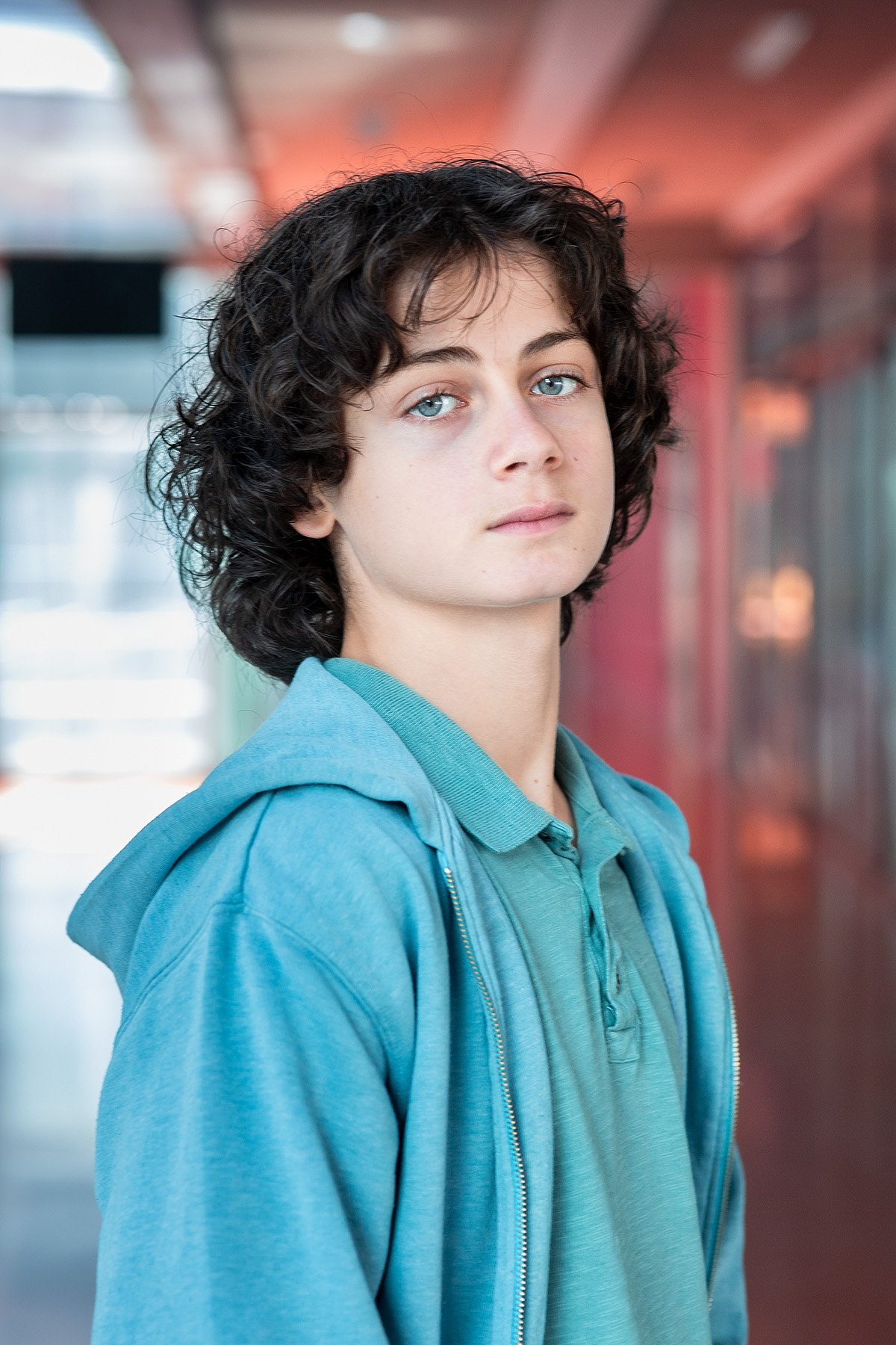 Vidal Arzoni backdrop