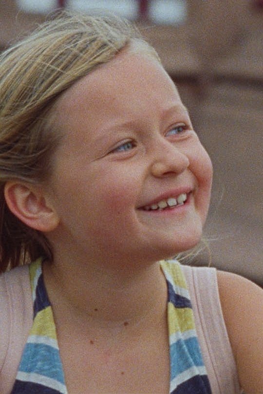 Isaure Multrier: Isaurë Multrier backdrop