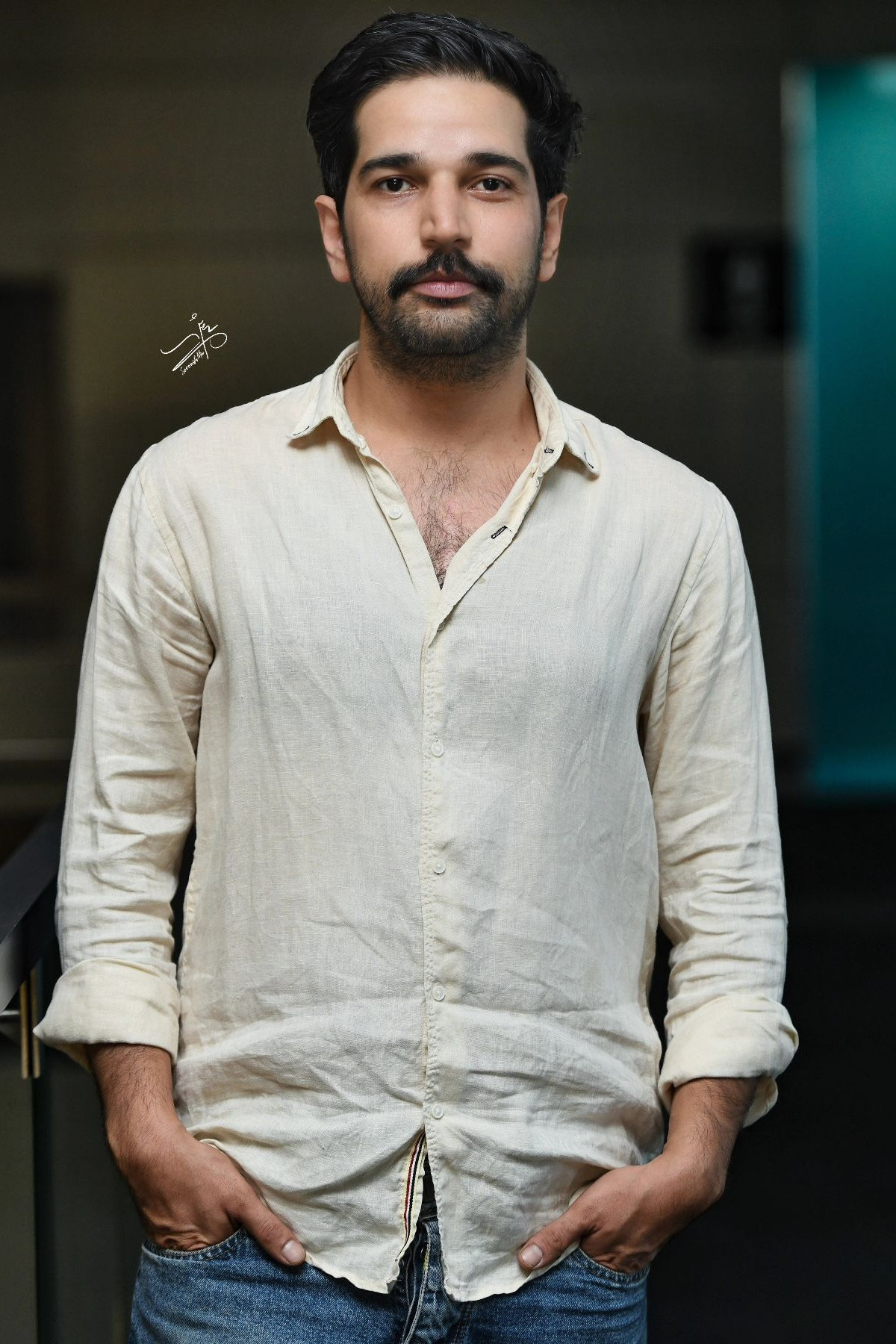 Saeed Zarei backdrop