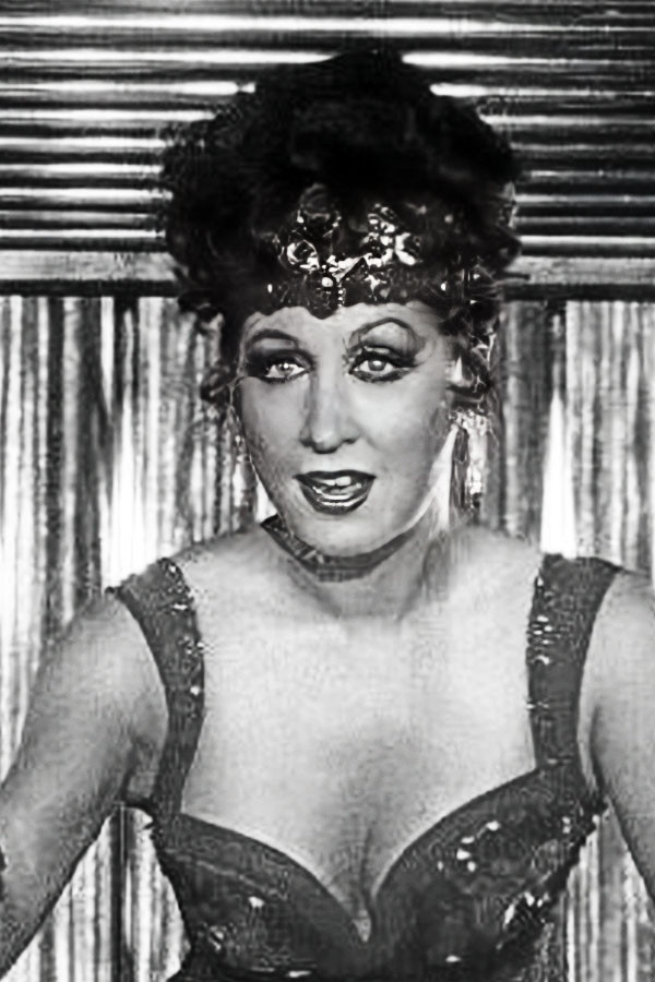 Adriana Parets backdrop