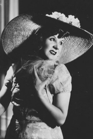 Amelia Mirel backdrop