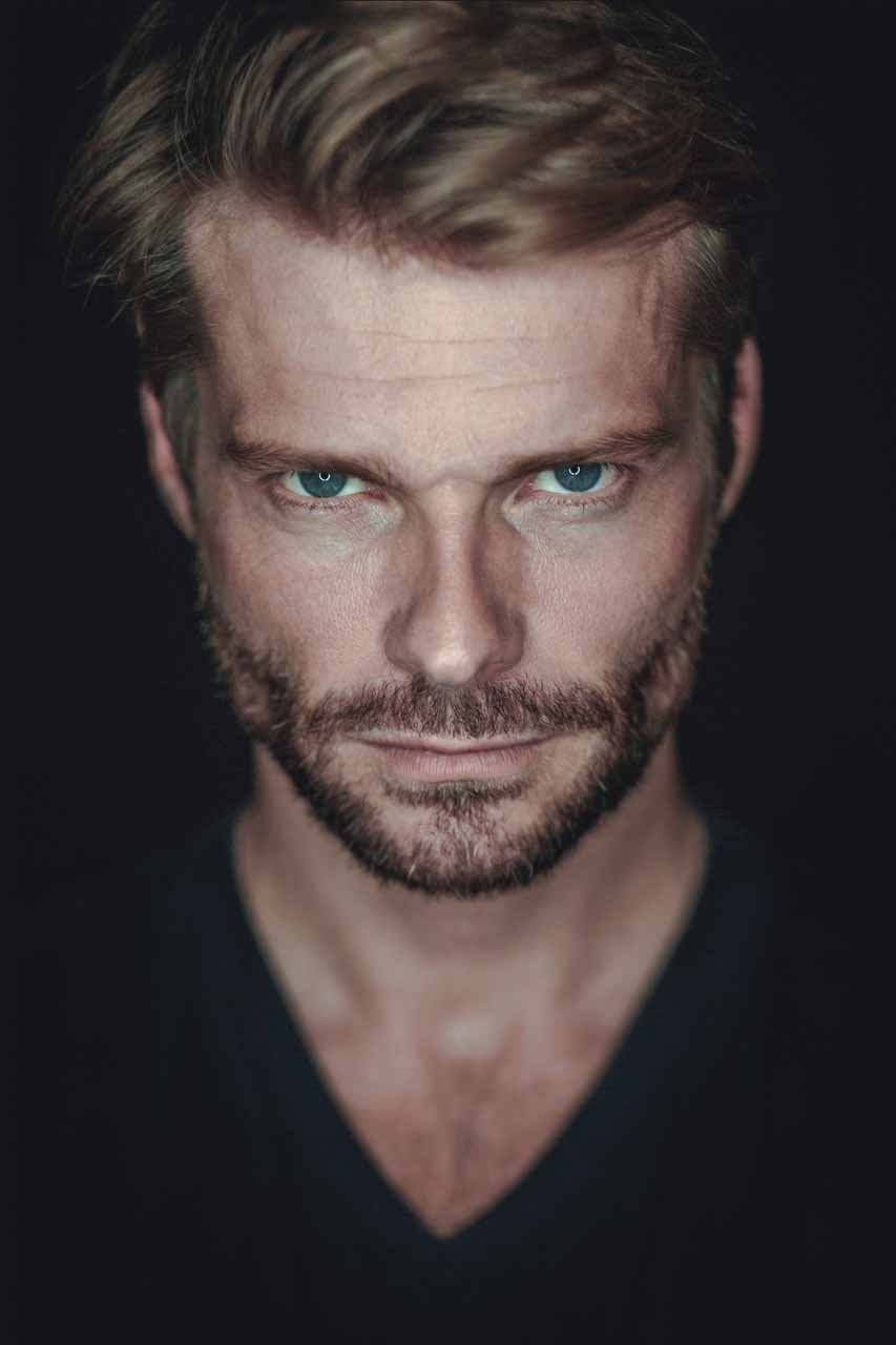 Felix Maximilian backdrop