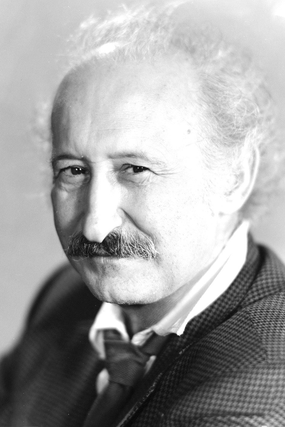 Lou Gilbert backdrop