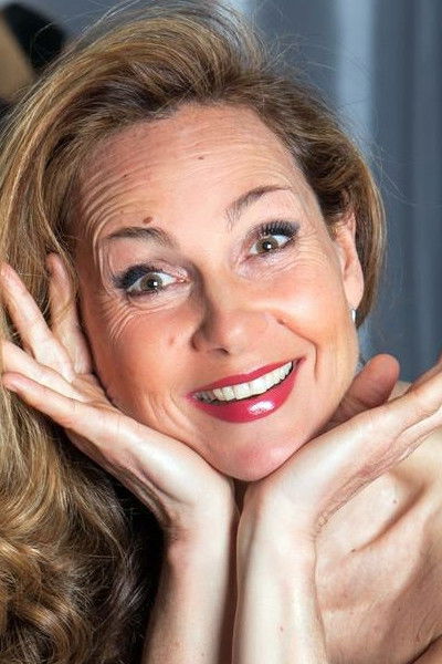 Raphaëlle Farman backdrop